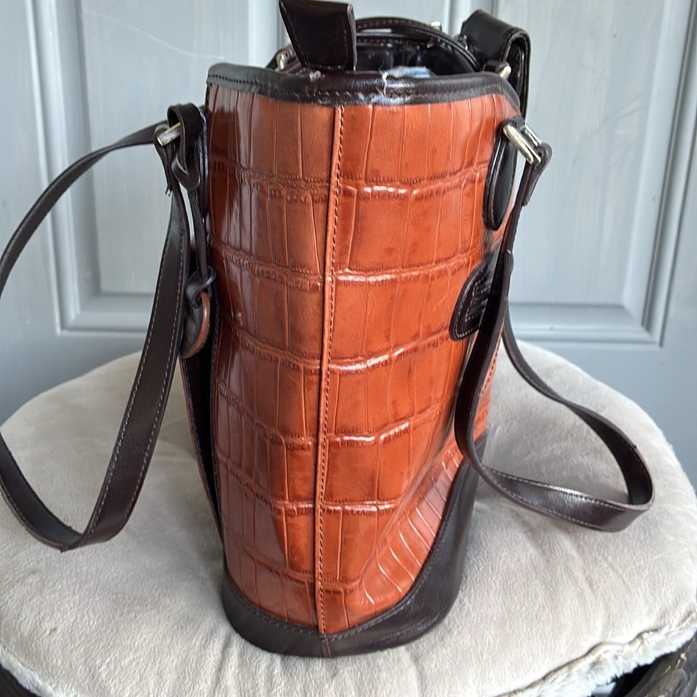 Vintage and Elegant Brighton Brown Croc-Embossed Women's Bag - Picture 2 of 9